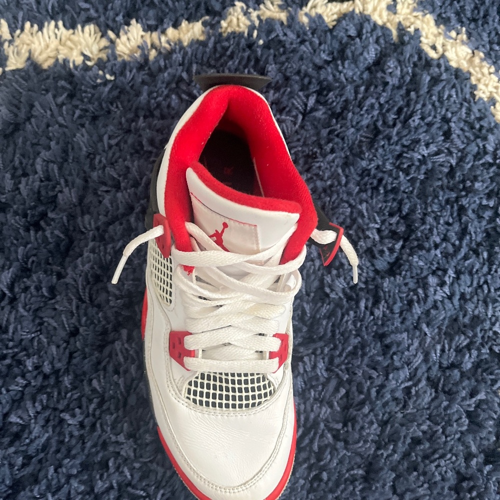 Air Jordan 4 Retro gs size 7